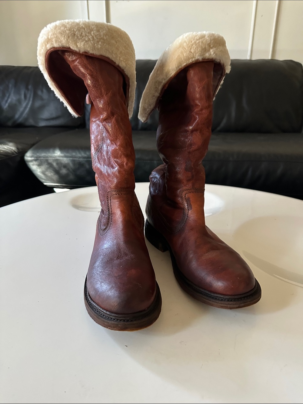 Frye Woman Brown Leather Shearling-Cuff Pull-On Boots